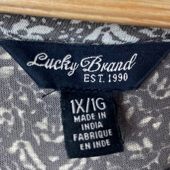 Lucky Brand Gray White Pattern Blouse Size 1X - Picture 3 of 6